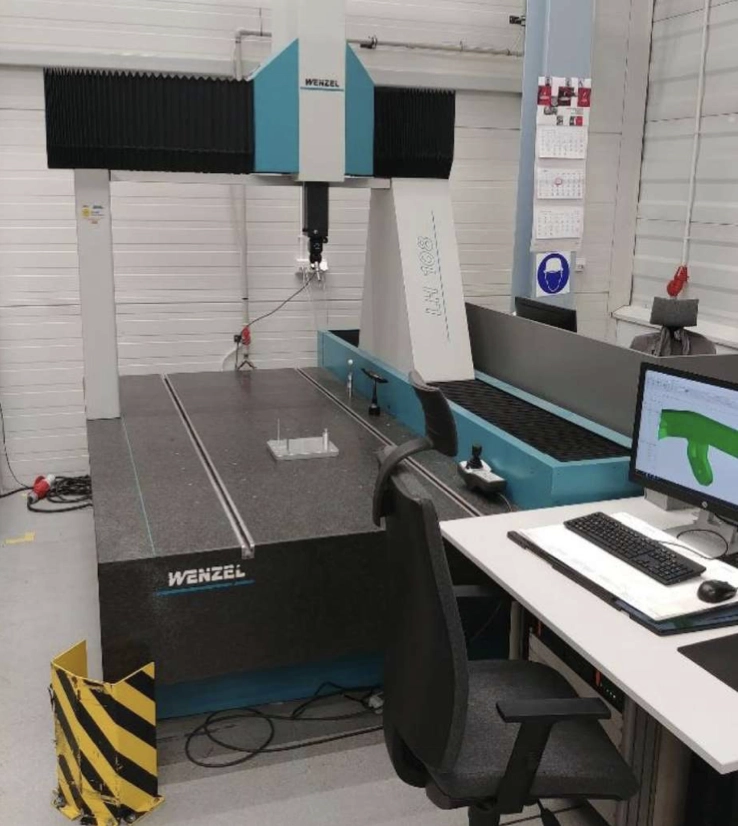 WENZEL LH 108 — coordinate measuring machine